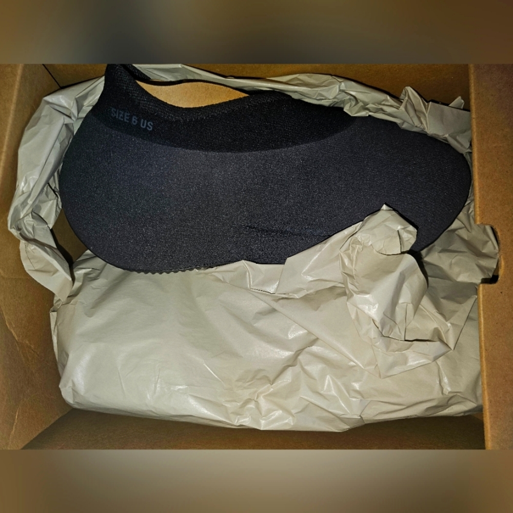Yeezy Knit Runner Size 6